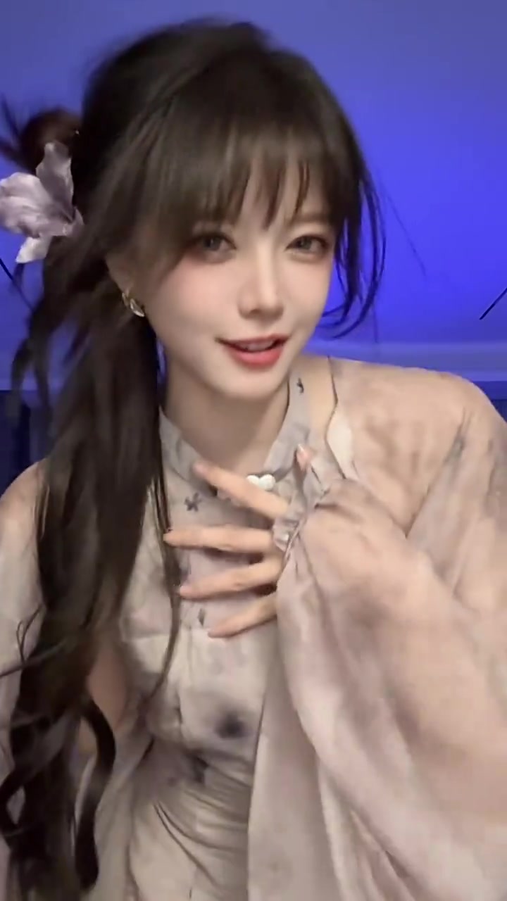 驼子姐你别这样！主持骆歆分享视频：点评一下 这九万字丝滑不